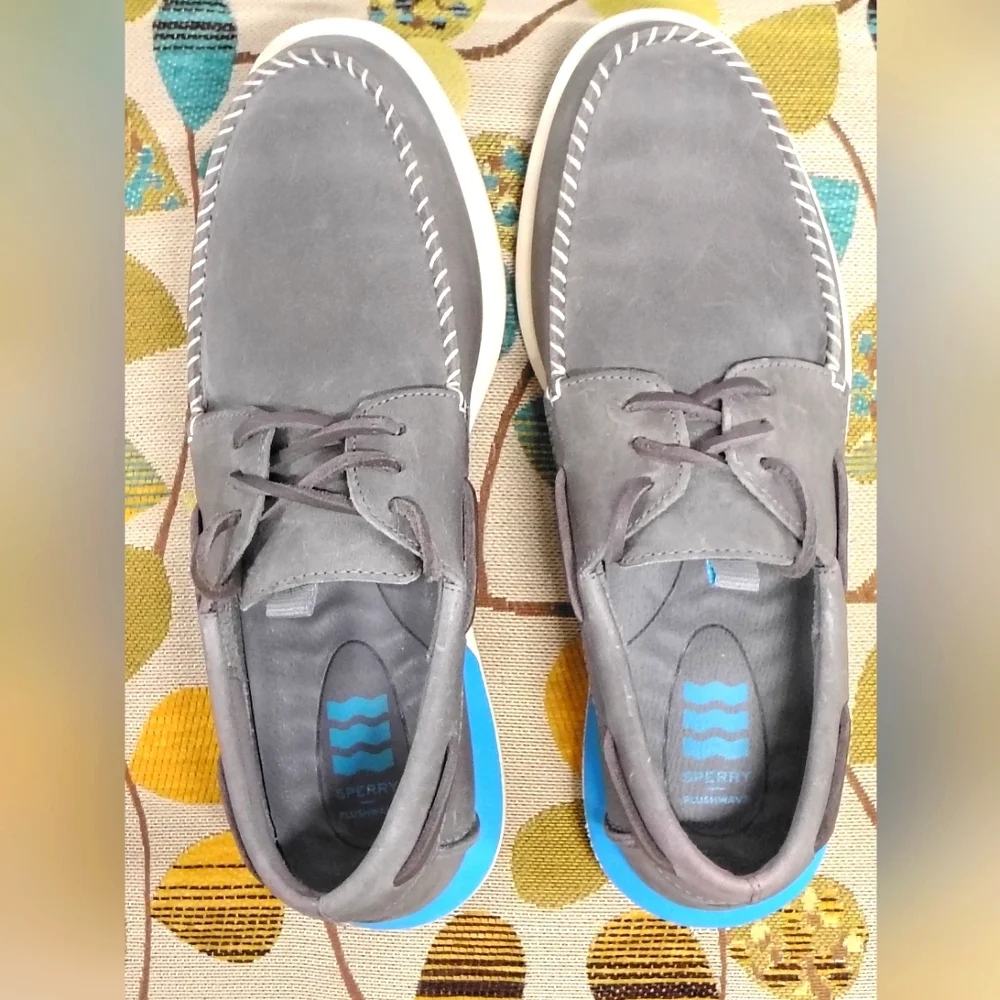 SPERRY MEN'S Sz 8.5 TOP-SIDERS PLUSHWAVE PREMIUM LEATHER, NON-MARKING HANDSEWN